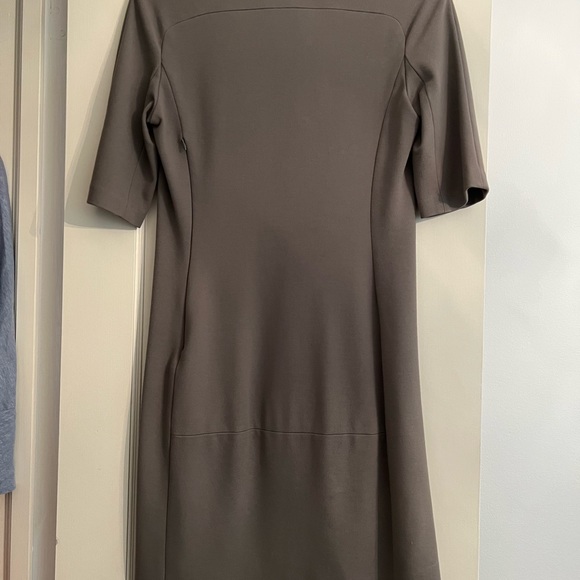 Diane Von Furstenburg dress size 10. Really fists a size 8 (which is my size) - Picture 2 of 4